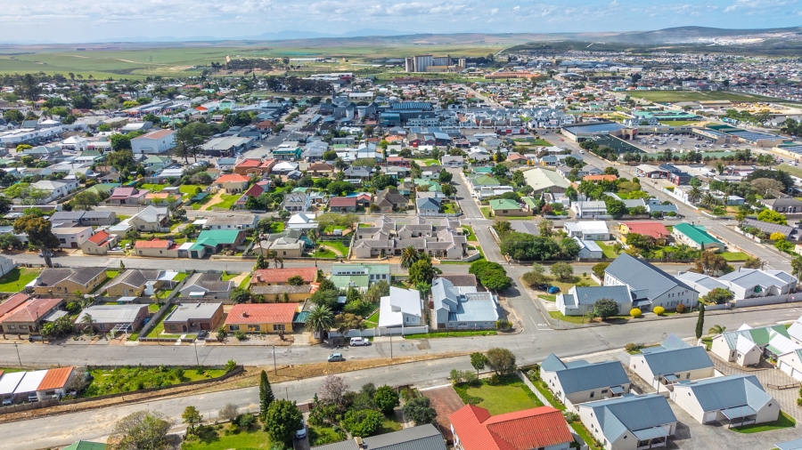 5 Bedroom Property for Sale in Bredasdorp Western Cape